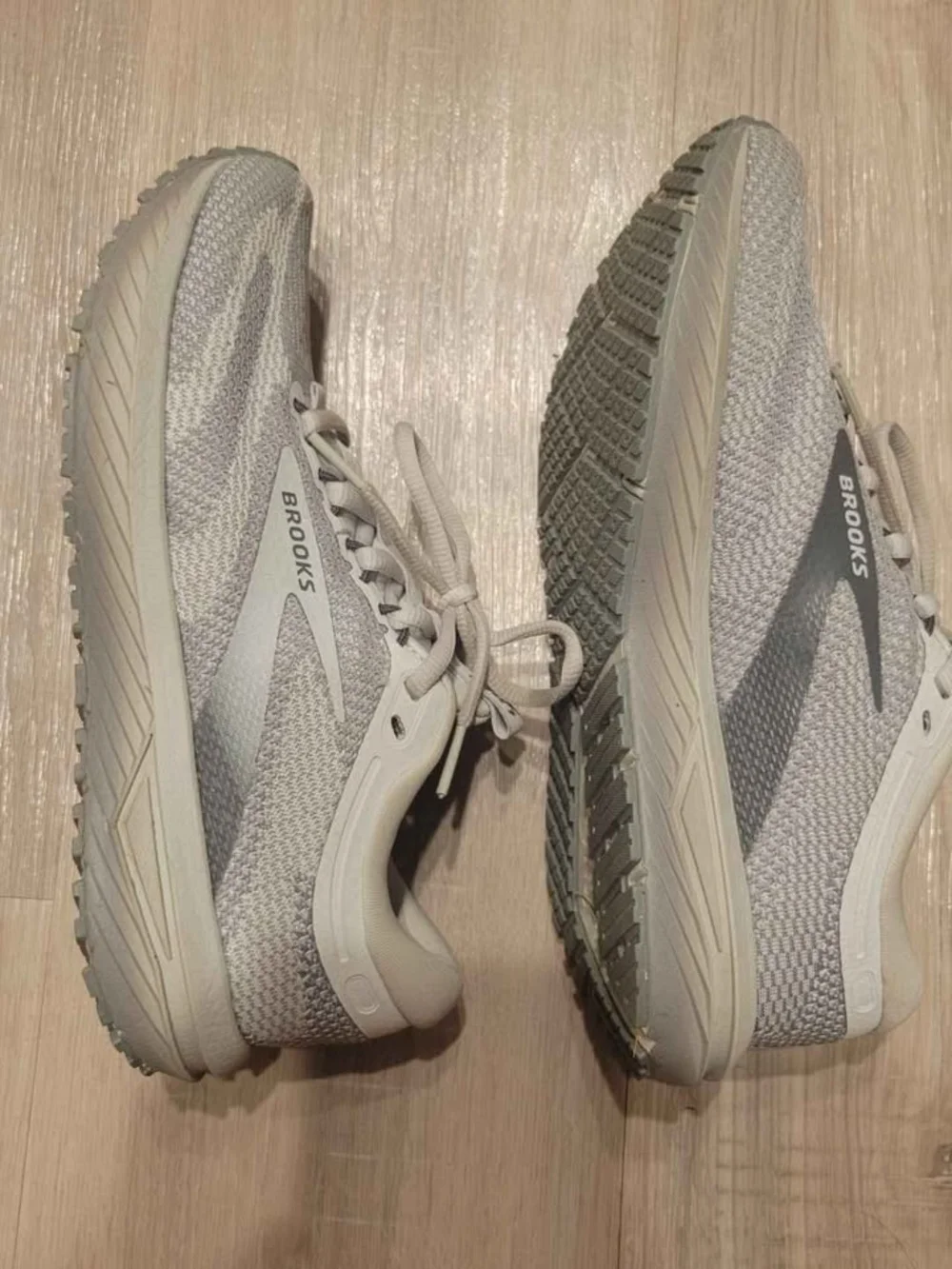Brooks Lightweight Neutral Running Shoes - Light Gray